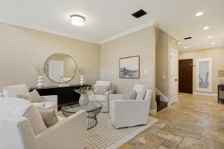 Photo #2: 21306902 Listing