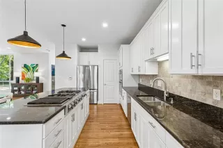 Photo #5: 21306908 Listing 