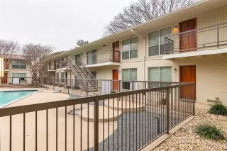 Photo #2: 21307257 Listing