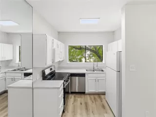 Photo #6: 21307453 Listing