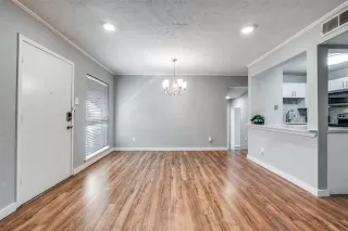 Photo #4: 21307689 Listing