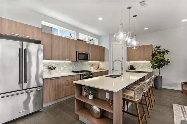 MLS: 21307731 Condo For Sale