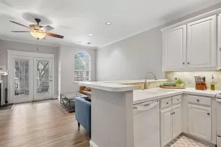 Photo #5: 21307811 Listing 