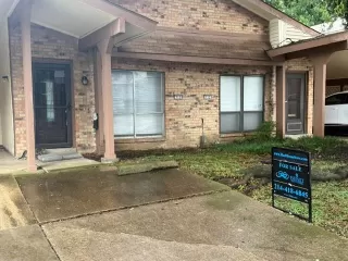 Photo #2: 21307996 Listing