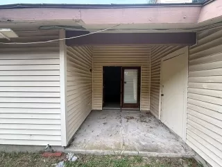 Photo #4: 21307996 Listing