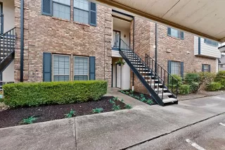 Photo #2: 21308783 Listing