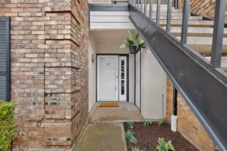 Photo #3: 21308783 Listing