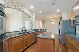 Photo #5: 21309270 Listing