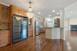 Photo #6: 21309270 Listing