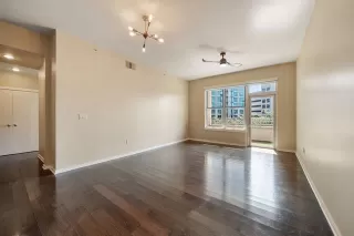 Photo #5: 21309946 Listing