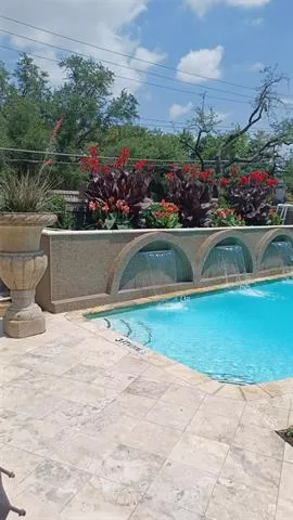 Photo #4: 21310020 Listing