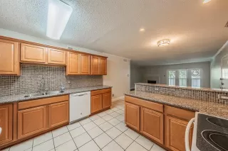 Photo #6: 21310241 Listing
