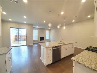 Browse active condo listings in UNIVERSITY PLACE