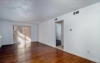 Photo #5: 21310337 Listing