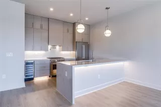 Photo #5: 21310833 Listing