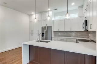 Photo #5: 21311146 Listing 