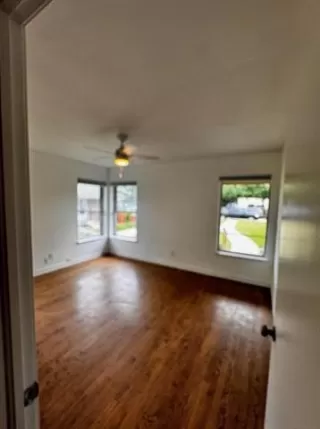 Photo #3: 21312025 Listing 