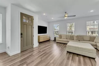 Photo #5: 21312056 Listing 