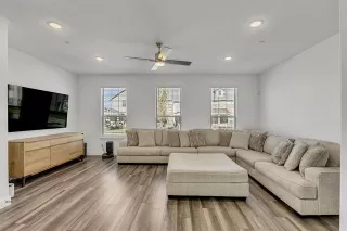 Photo #6: 21312056 Listing 