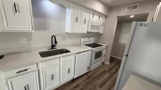 Photo #3: 21314567 Listing 