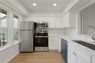 Photo #5: 21314795 Listing 