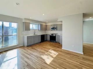Photo #2: 21314865 Listing 