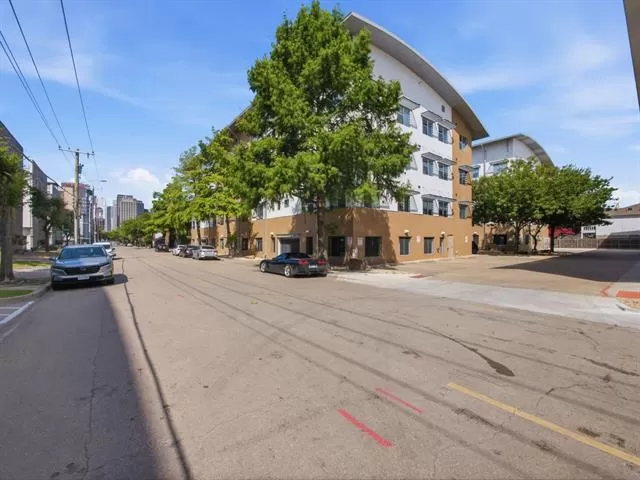 MLS: 21314976 Condo For Sale