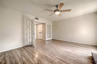 Photo #5: 21316766 Listing 