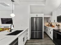 More Details about MLS # 20948840 : 2100 N FITZHUGH AVENUE #D
